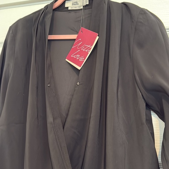 BNWT LOVE BONITO 'Ada' V-neck Wrap Blouse Black - Picture 8 of 8